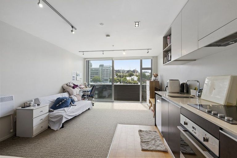 Photo of property in Masina Apartments, 312/80 Riddiford Street, Newtown, Wellington, 6021