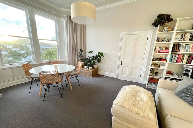 Photo of property in 45 Fairview Crescent, Kelburn, Wellington, 6012