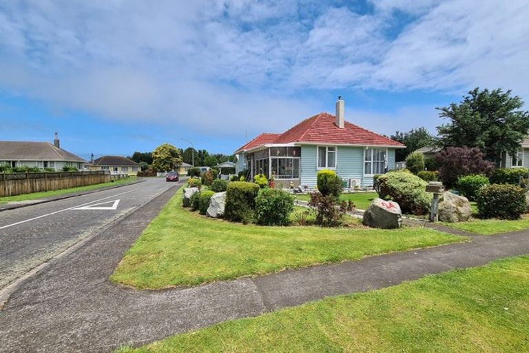 Photo of property in 24 Whitcombe Road, Opunake, 4616