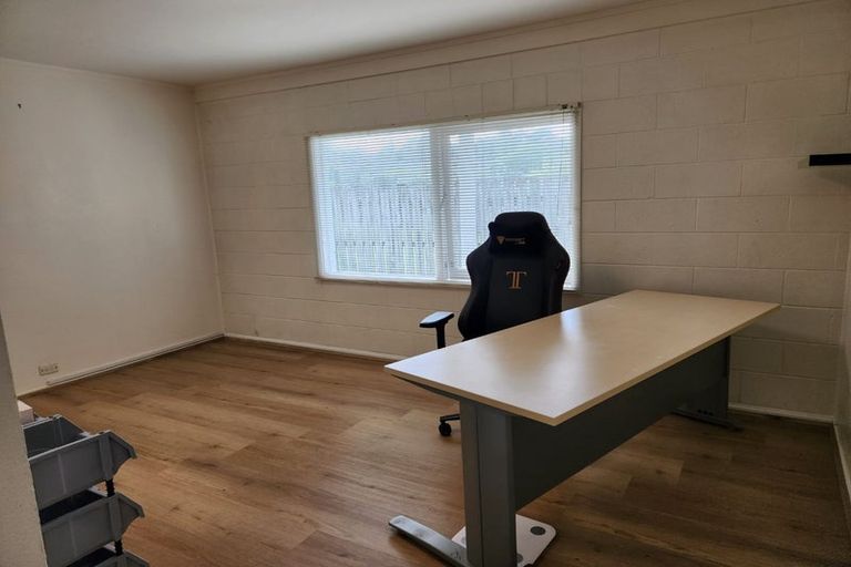 Photo of property in 25 Meadowvale Avenue, Forrest Hill, Auckland, 0620