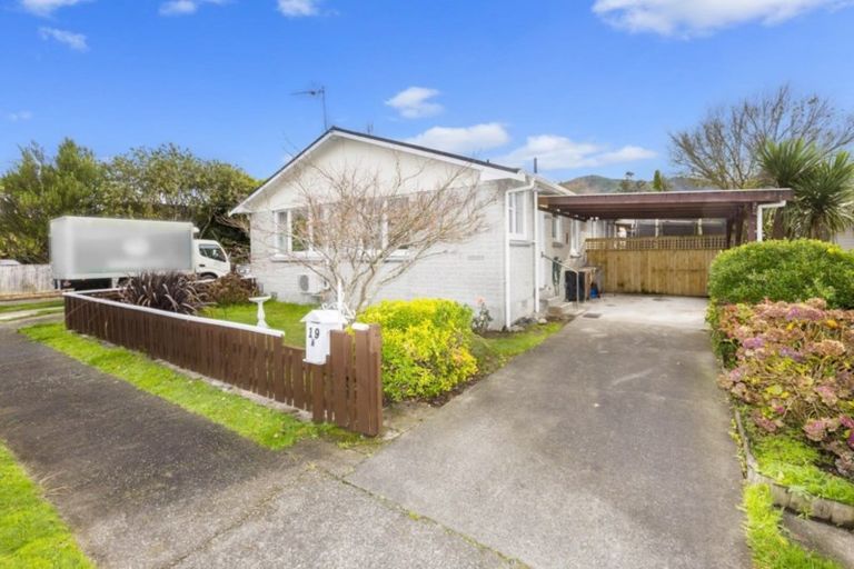 Photo of property in 1/19 Clouston Park Road, Clouston Park, Upper Hutt, 5018