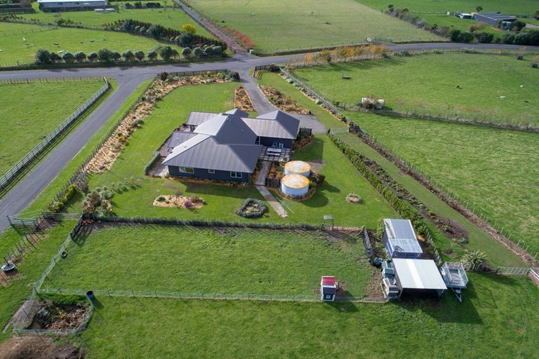 Photo of property in 21 Nicholson Drive, Kaitoke, Whanganui, 4572