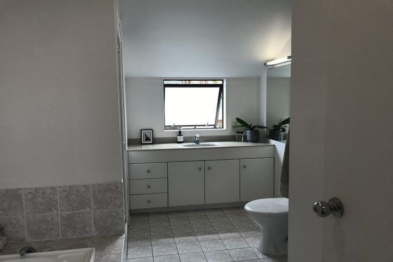 Photo of property in 1/12 Craig Road, Milford, Auckland, 0620