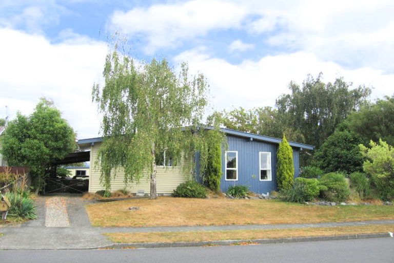 Photo of property in 4 Brightwater Crescent, Totara Park, Upper Hutt, 5018
