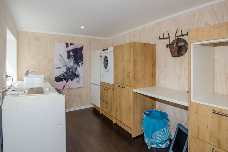 Photo of property in 6a Scotland Terrace, Green Island, Dunedin, 9018