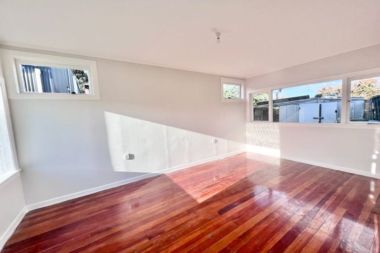 Photo of property in 31 Rambler Crescent, Beach Haven, Auckland, 0626