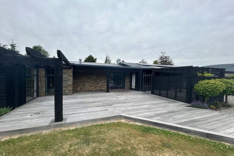 Photo of property in 11 Old Racecourse Road, Albert Town, Wanaka, 9305