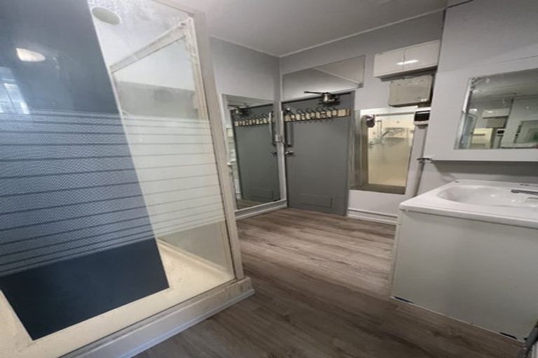 Photo of property in 346a Great South Road, Opaheke, Papakura, 2113