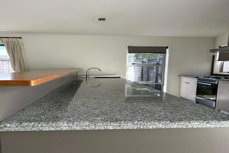 Photo of property in 5 Alice Lane, Papamoa Beach, Papamoa, 3118