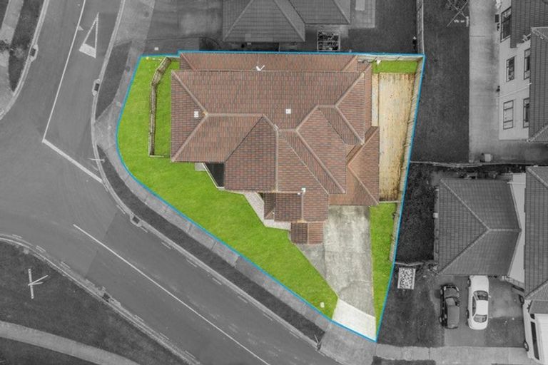 Photo of property in 97 Baverstock Road, Flat Bush, Auckland, 2016