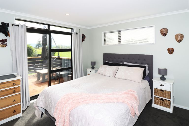 Photo of property in 359 Moreton Road, Parkvale, Carterton, 5792