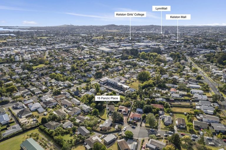 Photo of property in 15 Panzic Place, Glen Eden, Auckland, 0602