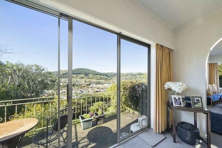 Photo of property in 20 Turriff Crescent, Tawa, Wellington, 5028