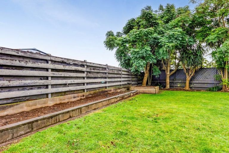 Photo of property in 17 Villa Place, Bell Block, New Plymouth, 4312