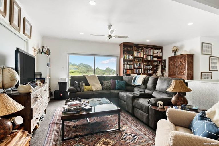 Photo of property in 65 Churchill Road, Murrays Bay, Auckland, 0630