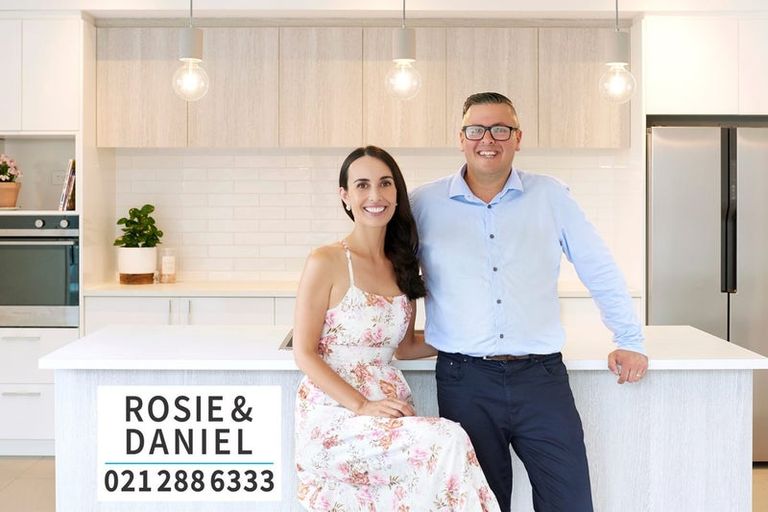 Photo of property in 7 Barberry Lane, Te Atatu Peninsula, Auckland, 0610