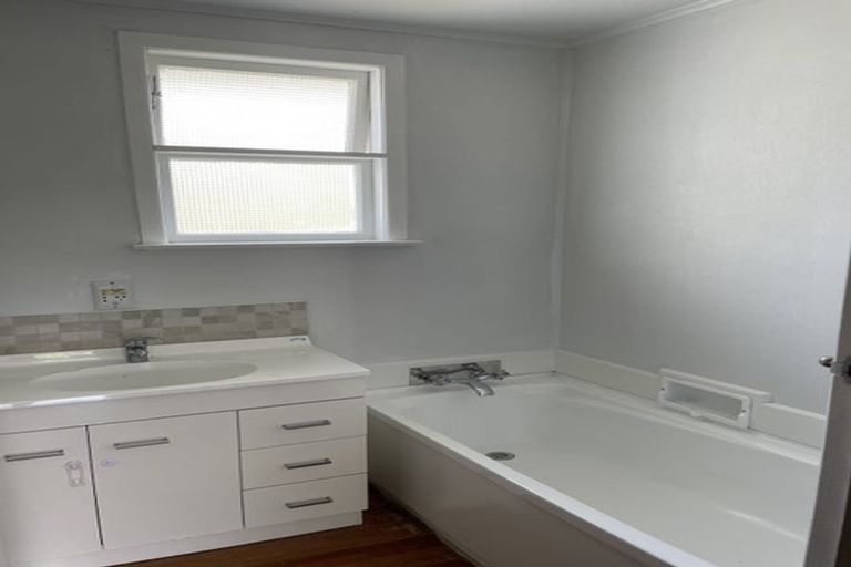 Photo of property in 90 East Street, Greytown, 5712