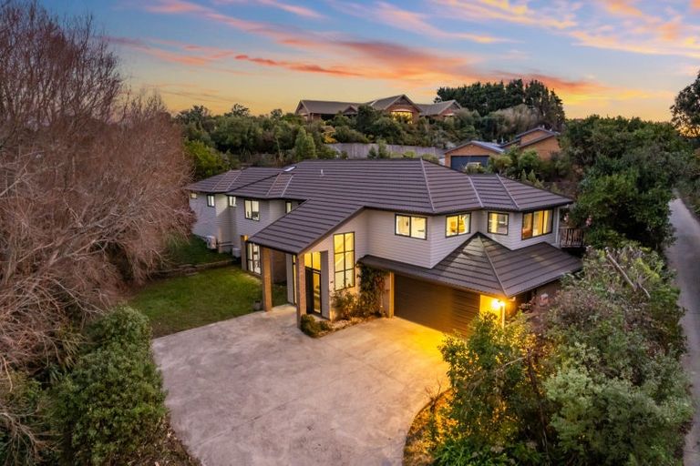 Photo of property in 295a Maungaraki Road, Maungaraki, Lower Hutt, 5010