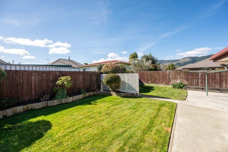 Photo of property in 22 Coleridge Place, Stoke, Nelson, 7011