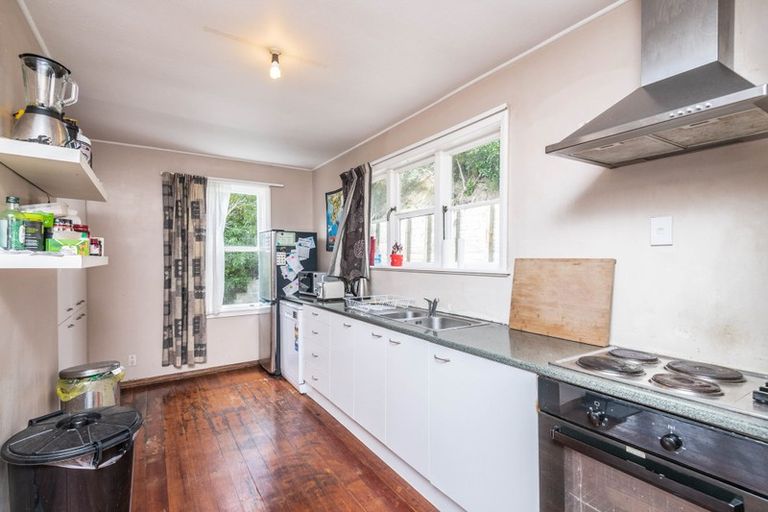 Photo of property in 21 Montgomery Avenue, Karori, Wellington, 6012