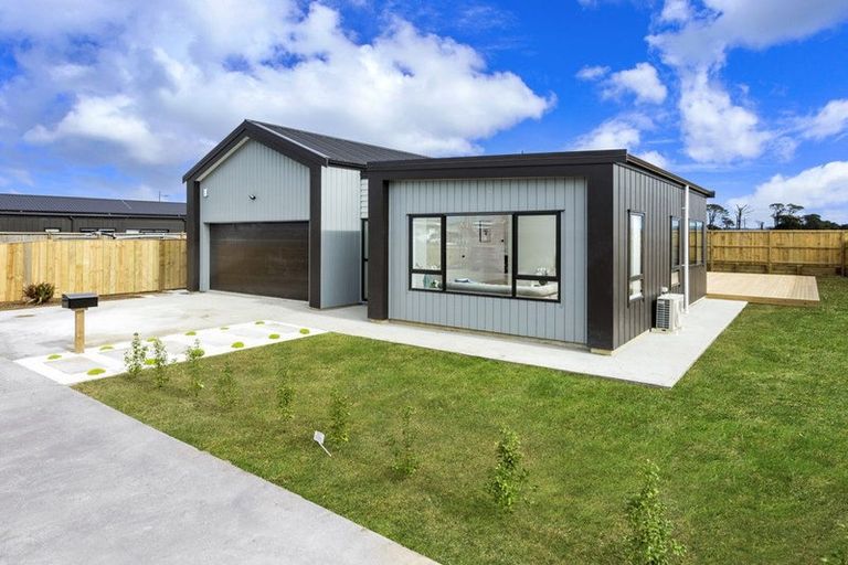 Photo of property in 75 Clarks Beach Road, Clarks Beach, 2122