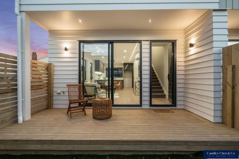 Photo of property in 4/16 Binsted Road, New Lynn, Auckland, 0600