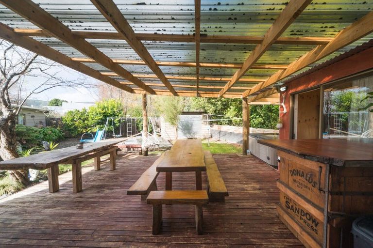 Photo of property in 16 Kowhai Street, Tokomaru, Palmerston North, 4474