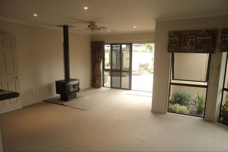 Photo of property in 33 Keswick Crescent, Huntington, Hamilton, 3210