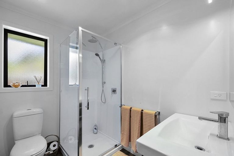 Photo of property in 4 Dunbar Place, Highlands Park, New Plymouth, 4312