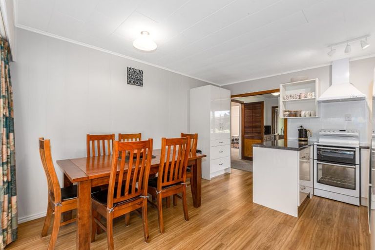 Photo of property in 43 Moores Valley Road, Wainuiomata, Lower Hutt, 5014