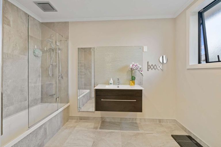 Photo of property in 98 Hoffman Court, Waikiwi, Invercargill, 9810