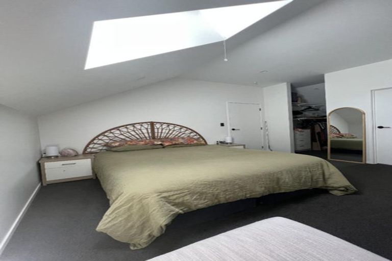 Photo of property in 16 Peace Avenue, Moturoa, New Plymouth, 4310