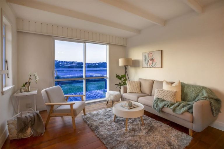 Photo of property in 57-59 Seaview Road, Paremata, Porirua, 5024