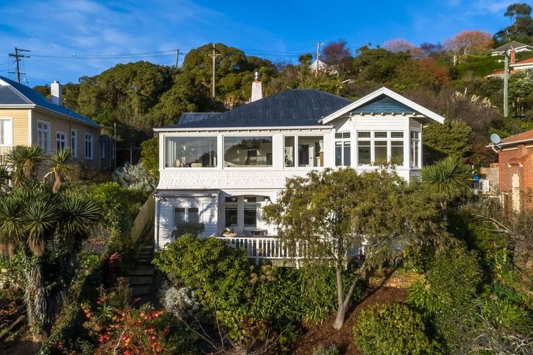 Photo of property in 114 Cliffs Road, Saint Clair, Dunedin, 9012