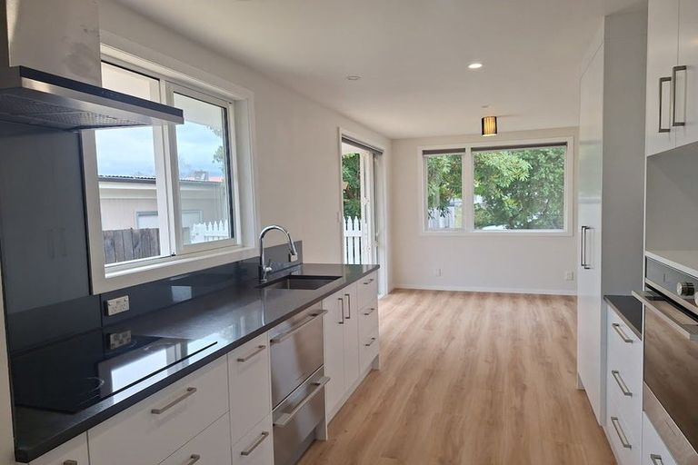 Photo of property in 15 Matuku Street, Heretaunga, Upper Hutt, 5018