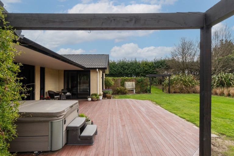 Photo of property in 40 Matua Grove, Otatara, Invercargill, 9879