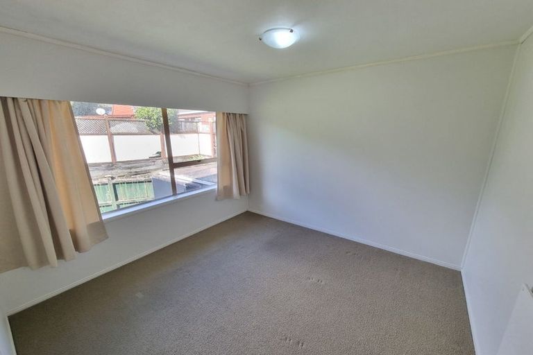 Photo of property in 3/68 Takutai Avenue, Half Moon Bay, Auckland, 2012