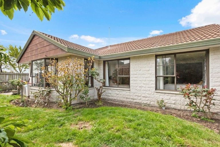 Photo of property in 68a Sarabande Avenue, Redwood, Christchurch, 8051