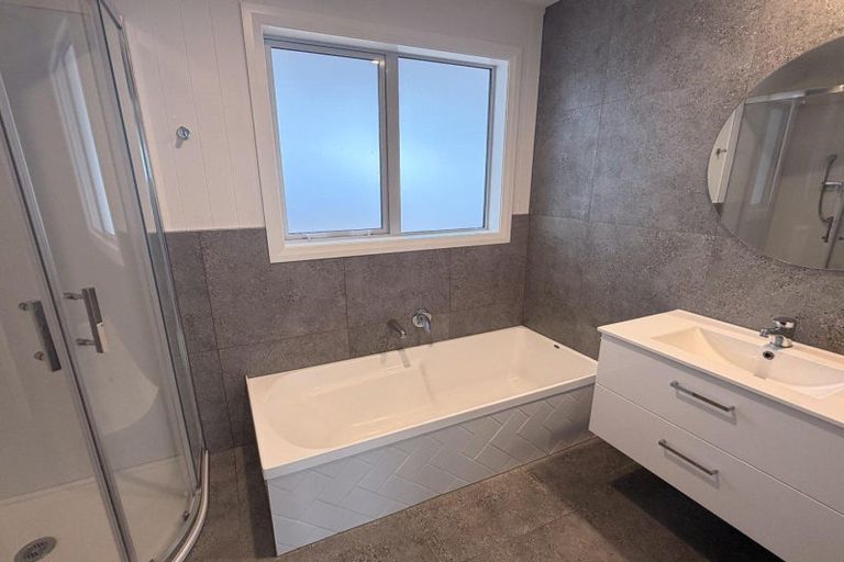 Photo of property in 19 Bond Street, Hokowhitu, Palmerston North, 4410