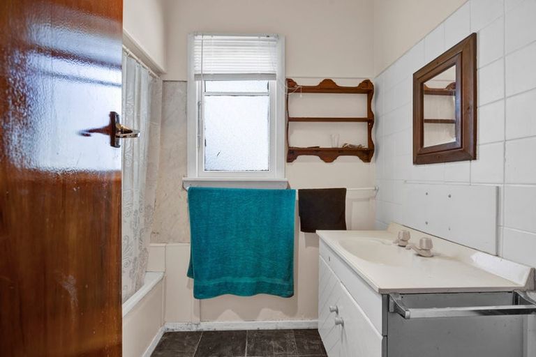 Photo of property in 8 Wellington Street, Hawera, 4610