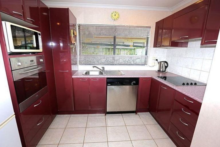 Photo of property in 1 Belcoo Crescent, East Tamaki, Auckland, 2013