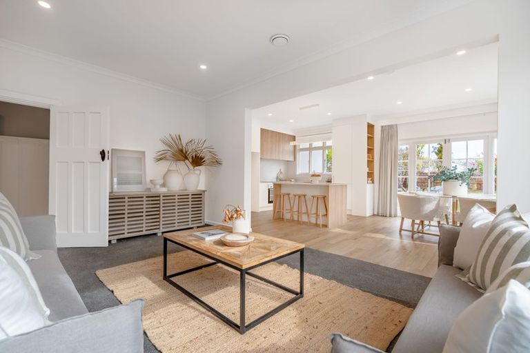 Photo of property in 35 Stapletons Road, Richmond, Christchurch, 8013