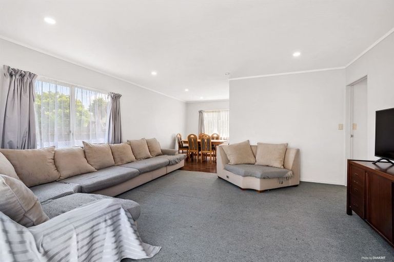 Photo of property in 2/24 Templeton Place, Clendon Park, Auckland, 2103