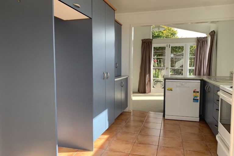 Photo of property in 24 Tamahere Drive, Glenfield, Auckland, 0629