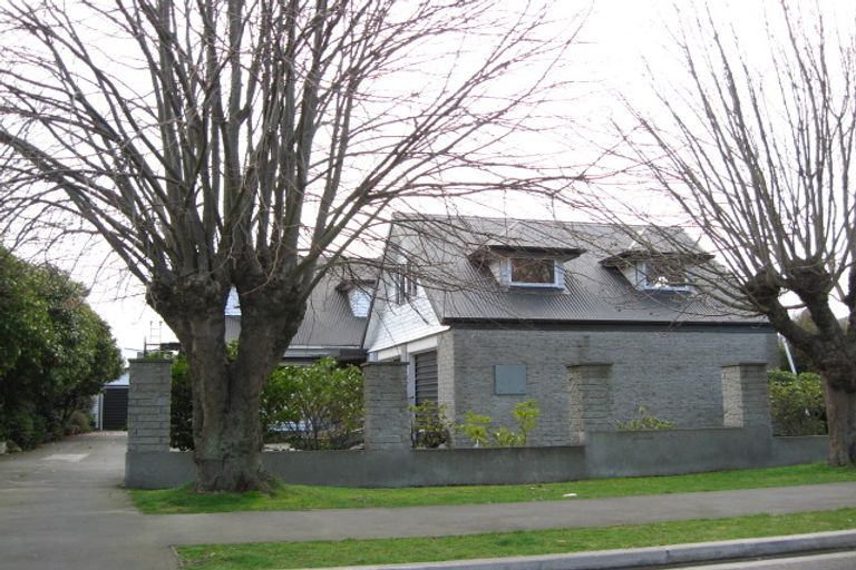 Photo of property in 2/2a Thorrington Road, Cashmere, Christchurch, 8022