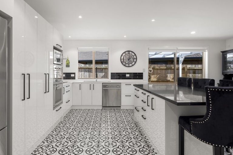 Photo of property in 22 Ranui Avenue, Kerikeri, 0230