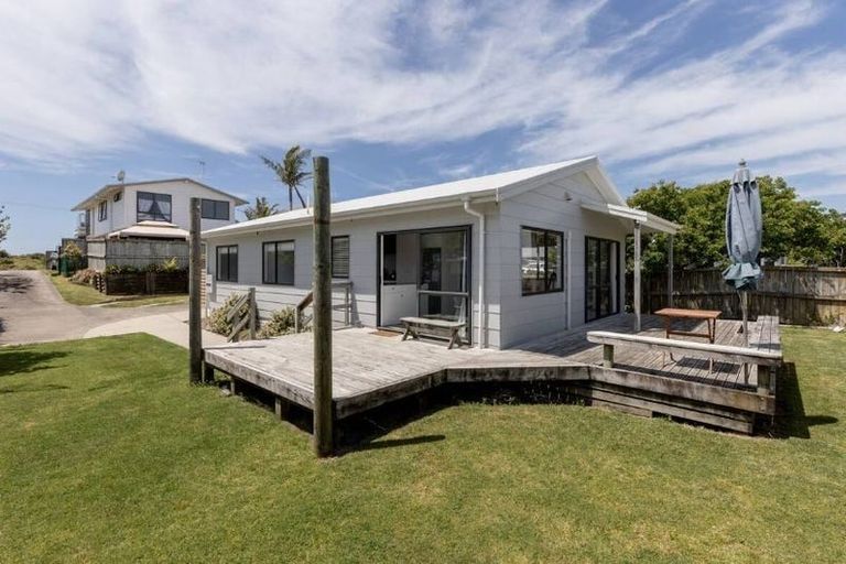 Photo of property in 866a Papamoa Beach Road, Papamoa Beach, Papamoa, 3118
