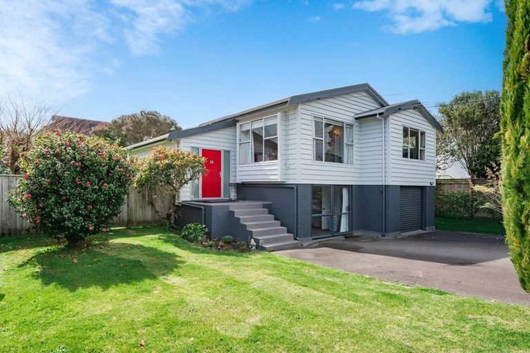 Photo of property in 33 Ocean Road, Paraparaumu Beach, Paraparaumu, 5032