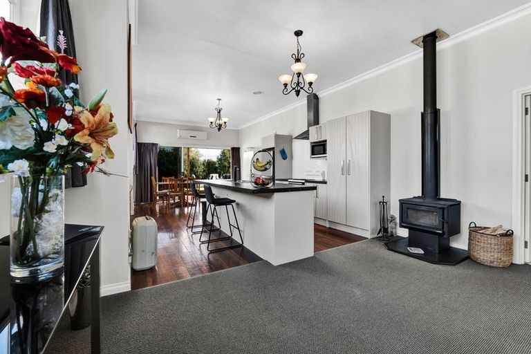 Photo of property in 401 Waihi Road, Normanby, Hawera, 4614