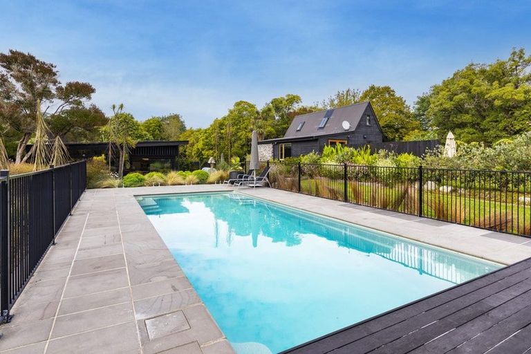 Photo of property in 190 Kennedys Bush Road, Kennedys Bush, Christchurch, 8025